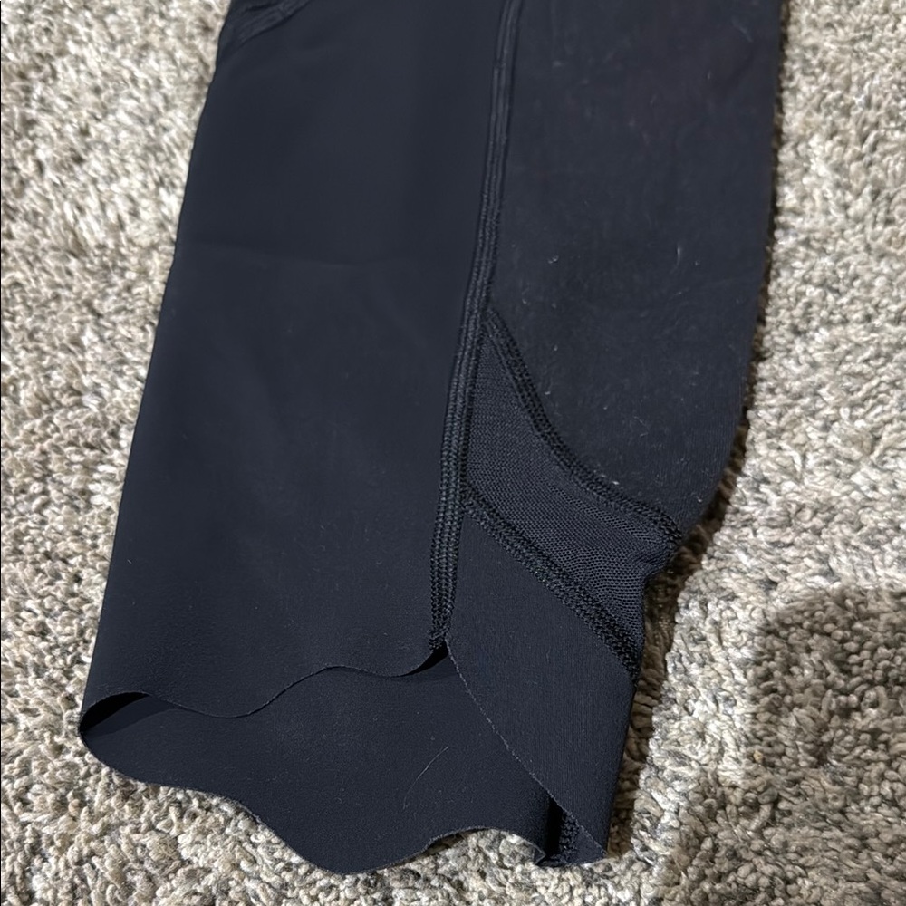 Lululemon Black Cropped Leggings - Picture 2 of 4